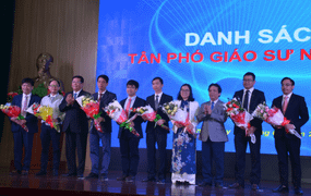 Đại học Đà Nẵng vinh danh 91 tân phó giáo sư và tiến sĩ